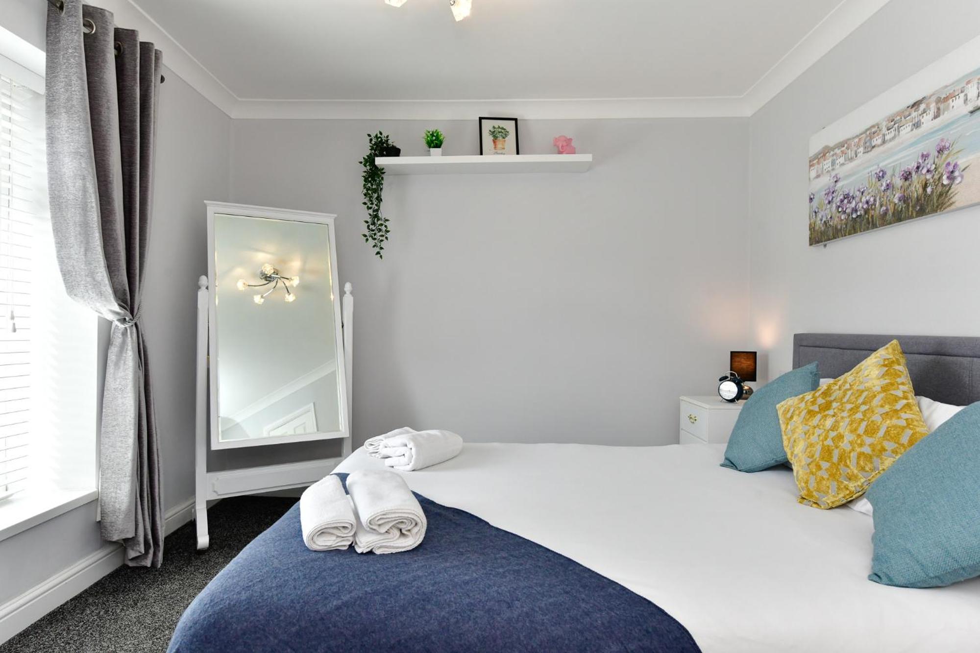 Free Parking - Heart Of The City - Superb Townhouse & Garden - Peaceful Area But Only 5Min Walk To Beach, Shops, Bars, Arena, Marina, Parks Swansea Exteriör bild