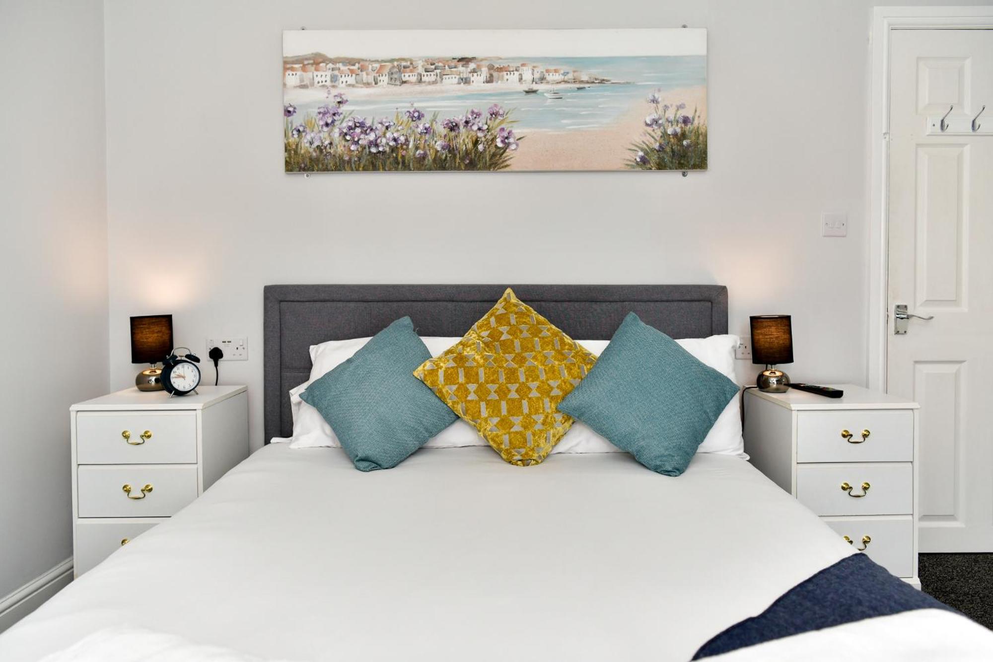 Free Parking - Heart Of The City - Superb Townhouse & Garden - Peaceful Area But Only 5Min Walk To Beach, Shops, Bars, Arena, Marina, Parks Swansea Exteriör bild