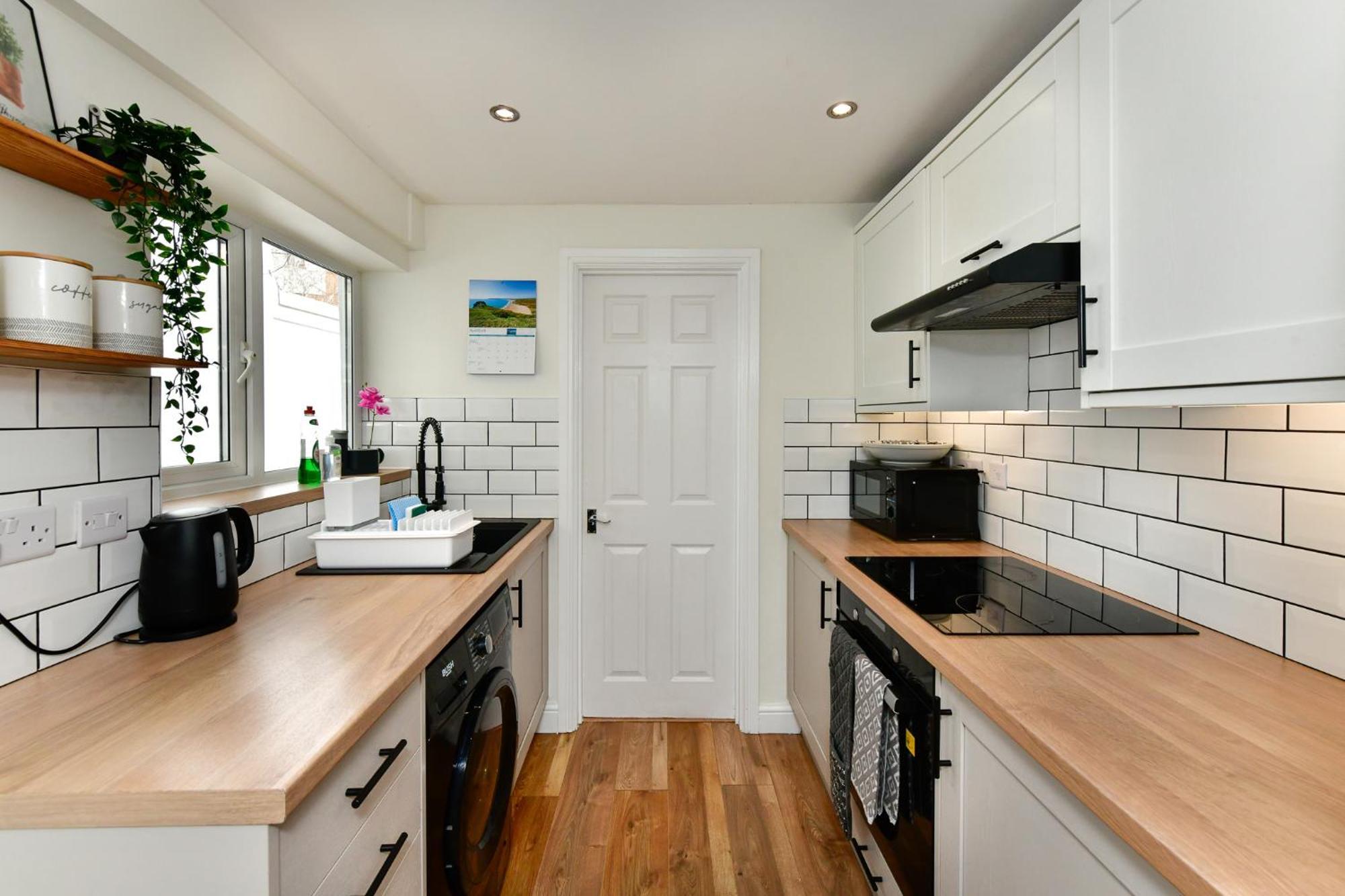 Free Parking - Heart Of The City - Superb Townhouse & Garden - Peaceful Area But Only 5Min Walk To Beach, Shops, Bars, Arena, Marina, Parks Swansea Exteriör bild