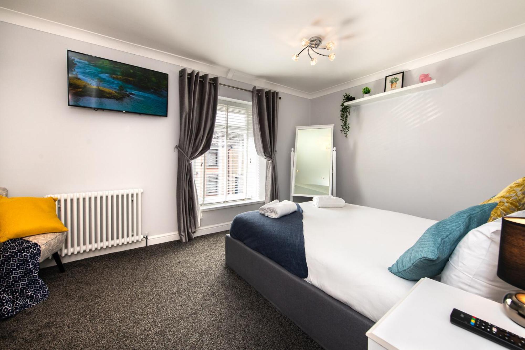 Free Parking - Heart Of The City - Superb Townhouse & Garden - Peaceful Area But Only 5Min Walk To Beach, Shops, Bars, Arena, Marina, Parks Swansea Exteriör bild