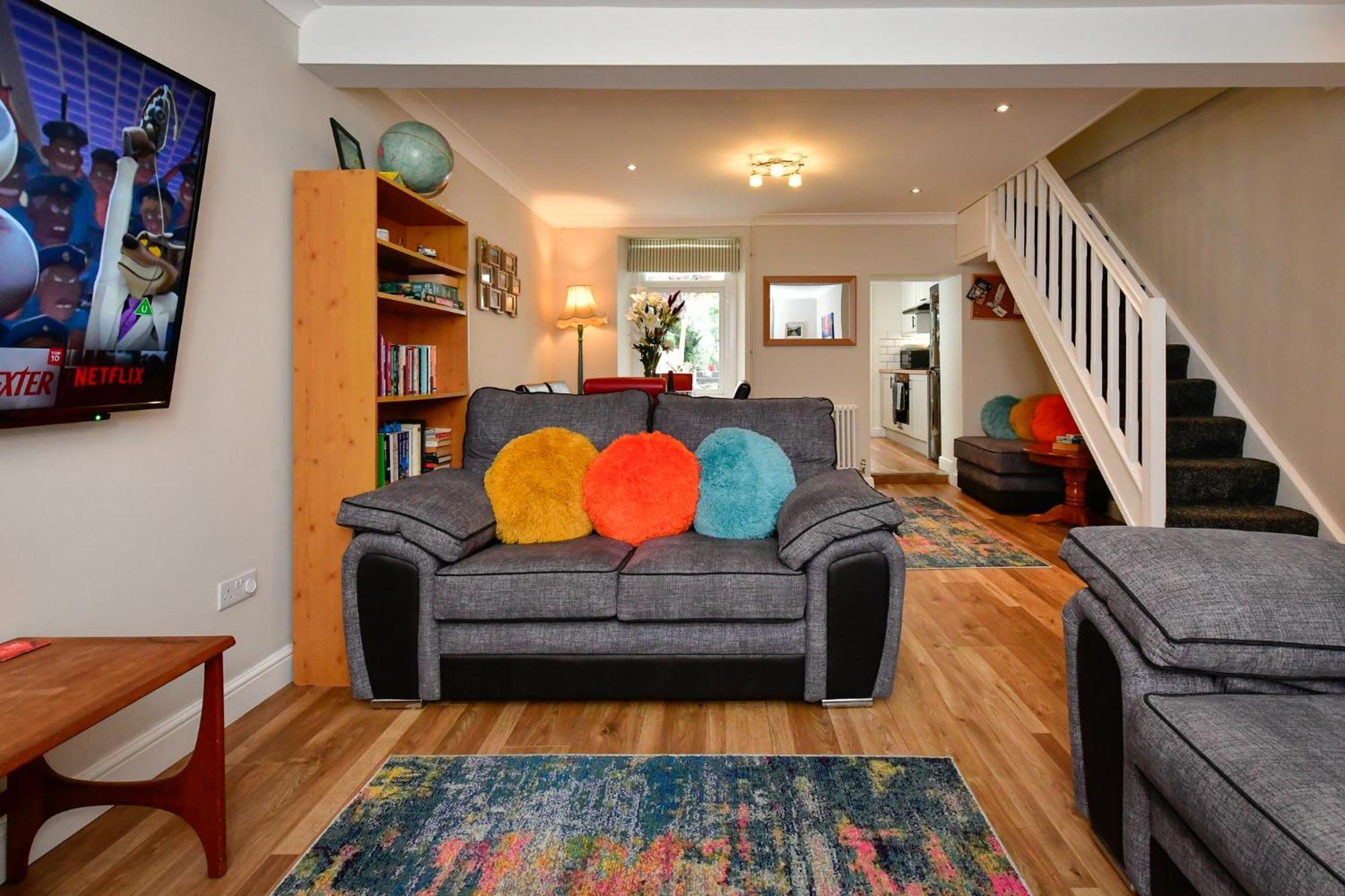 Free Parking - Heart Of The City - Superb Townhouse & Garden - Peaceful Area But Only 5Min Walk To Beach, Shops, Bars, Arena, Marina, Parks Swansea Exteriör bild