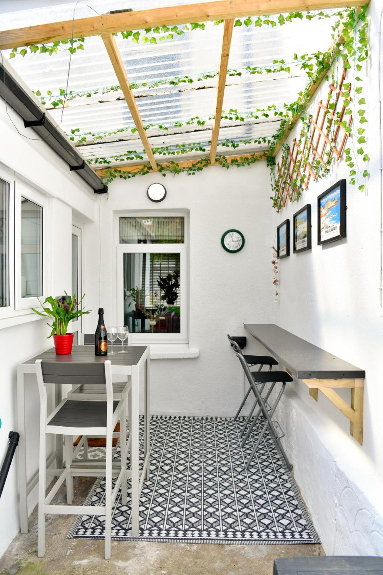 Free Parking - Heart Of The City - Superb Townhouse & Garden - Peaceful Area But Only 5Min Walk To Beach, Shops, Bars, Arena, Marina, Parks Swansea Exteriör bild